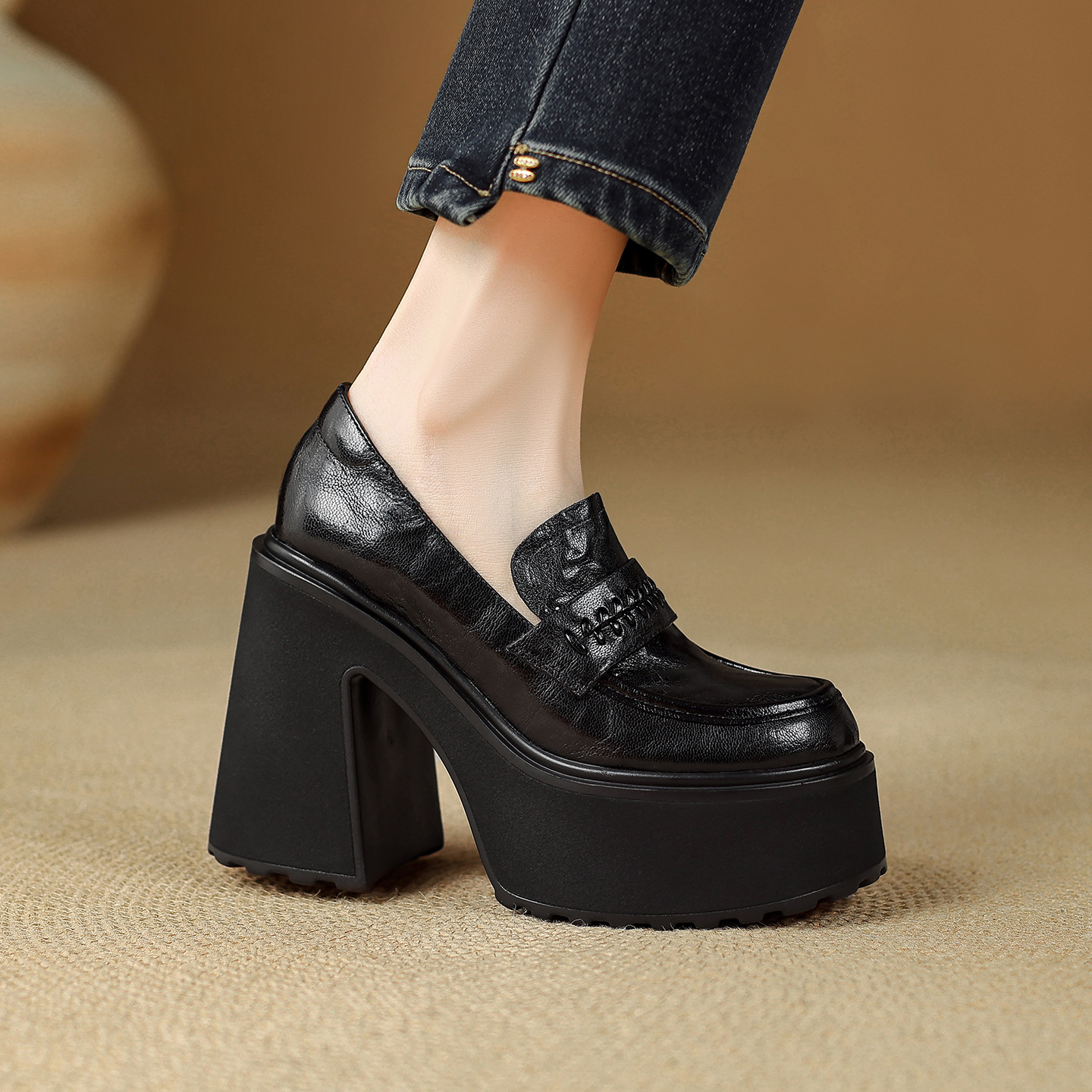 Giày loafer nữ đế dày da cừu non phong cách JK — màu nâu