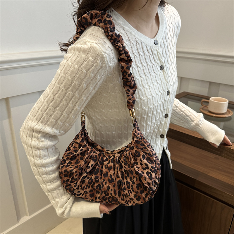 Otoño y invierno ocio de gran capacidad de la personalidad de 2024 nueva moda leopardo plegado simple brazo bolso de mujer suave