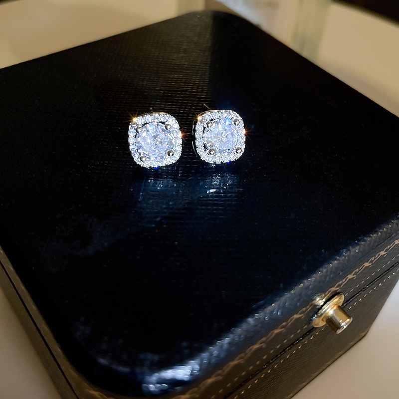 Pendientes de perlas de flor de circón de aguja de plata, pendientes de lujo de alta gama de lujo ligero exquisito, pendientes de todo fósforo blanco de moda de nicho al por mayor