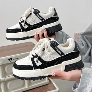 2025�����M�����W�Ů��Ƥ���e���LС��Ь��װٴ���\��Ь