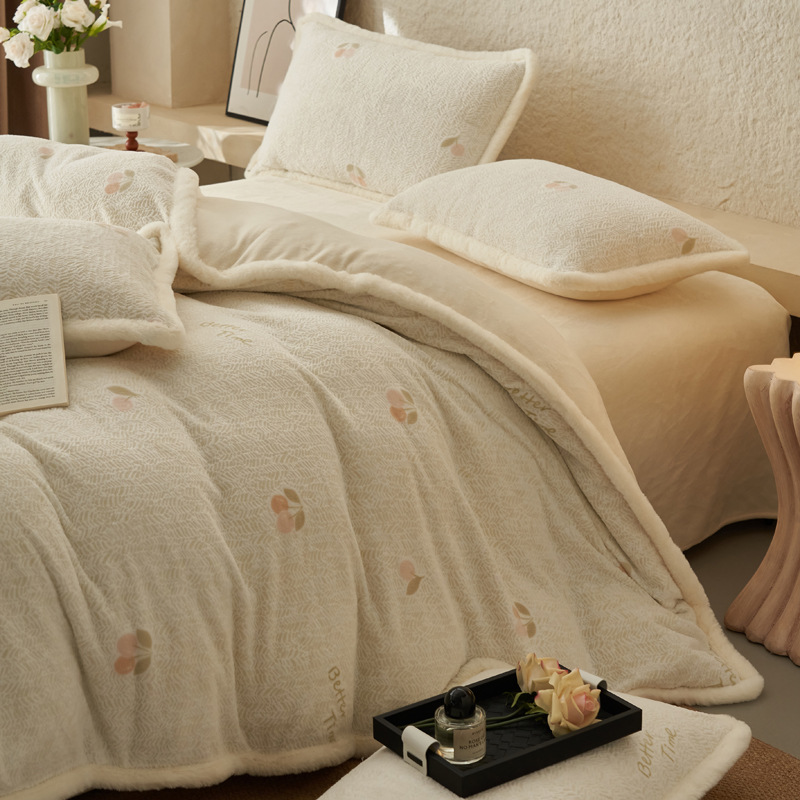 2025 nuevo otoño y invierno cálido sábanas de terciopelo de coral con colcha de cama de tres piezas