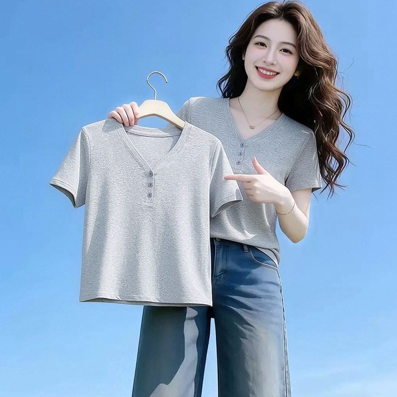 V-Neck Short-Sleeve T-Shirt for Women, Summer 2026 New Style, Regular Shoulder, Plus Size, Slim Fit, Fashionable Cotton Top for Middle-Aged Ladies