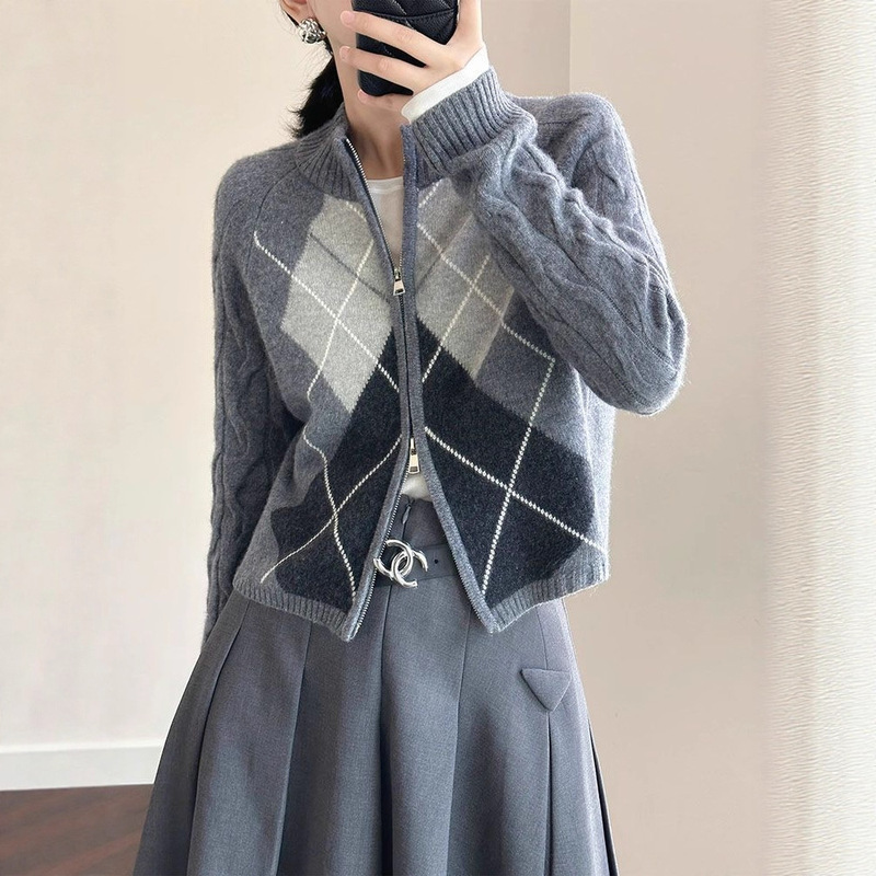 High-End Knitted Cardigan for Women 2025 Winter New Style Jacquard Quilted Thickeneded Zipper Sweater Small Jacket Top