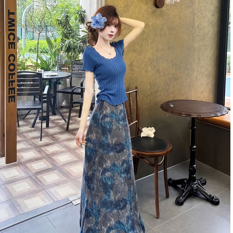 Affordable Summer Outfit Set: French-Style Slim-Fit Versatile T-Shirt and Floral Skirt Two-Piece Set for Women Affordable Summer Outfit Set: French-Style Slim-Fit Versatile T-Shirt and Floral Skirt Two-Piece Set for Women