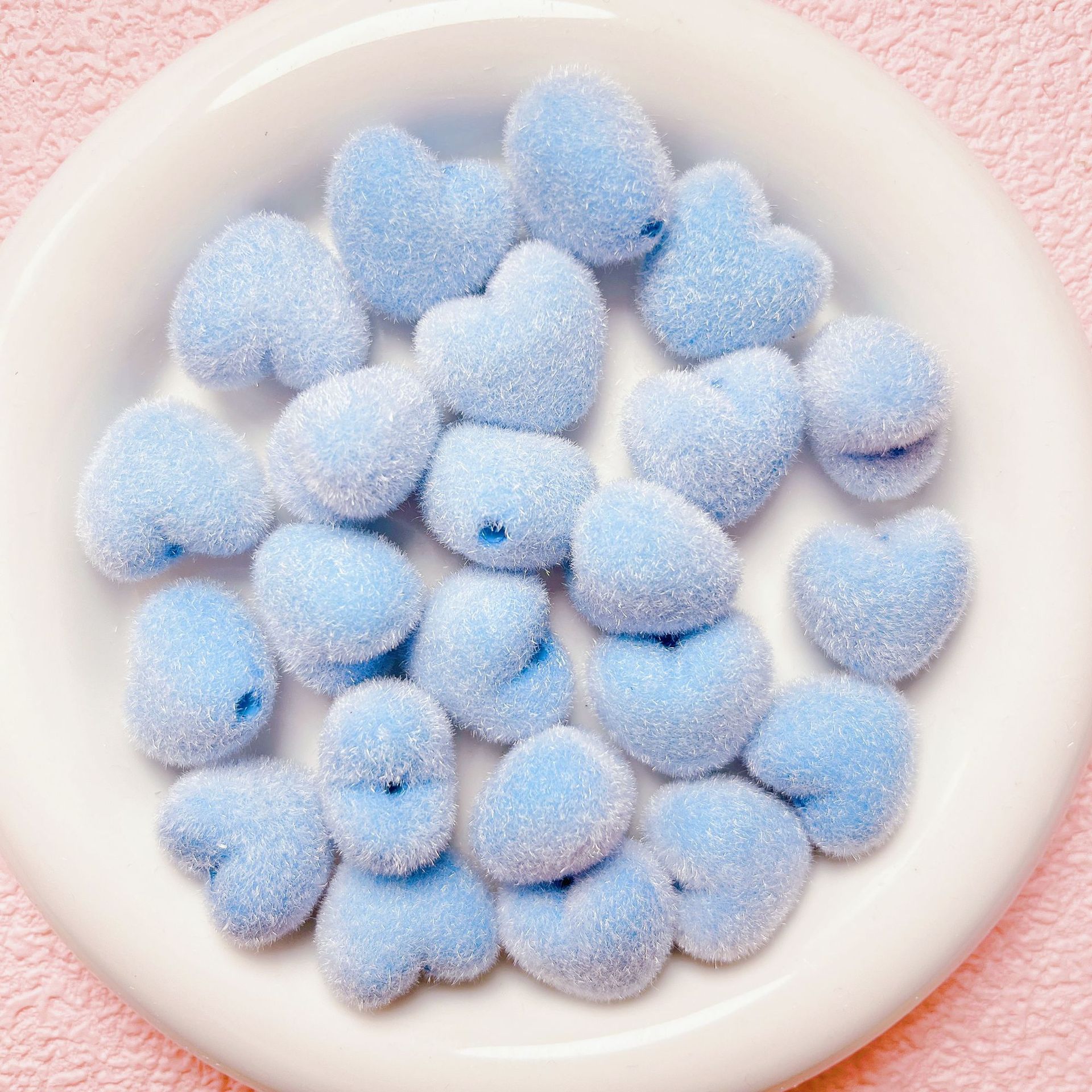 ミルクの叫びの長い毛の植毛の太い愛のまっすぐな穴のアクリルの数珠diy携帯電話のチェーンは材料のアクセサリの部品を掛けます。