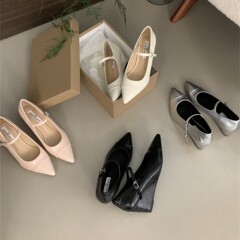 尖头坡跟浅口一字带单鞋2025年春夏新款高跟漆皮玛丽珍女鞋子