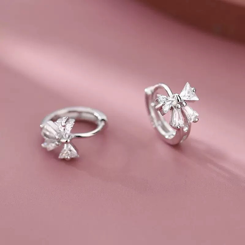 Orecchini a cerchio farfalla in zircone per donna eleganti_voghion.com