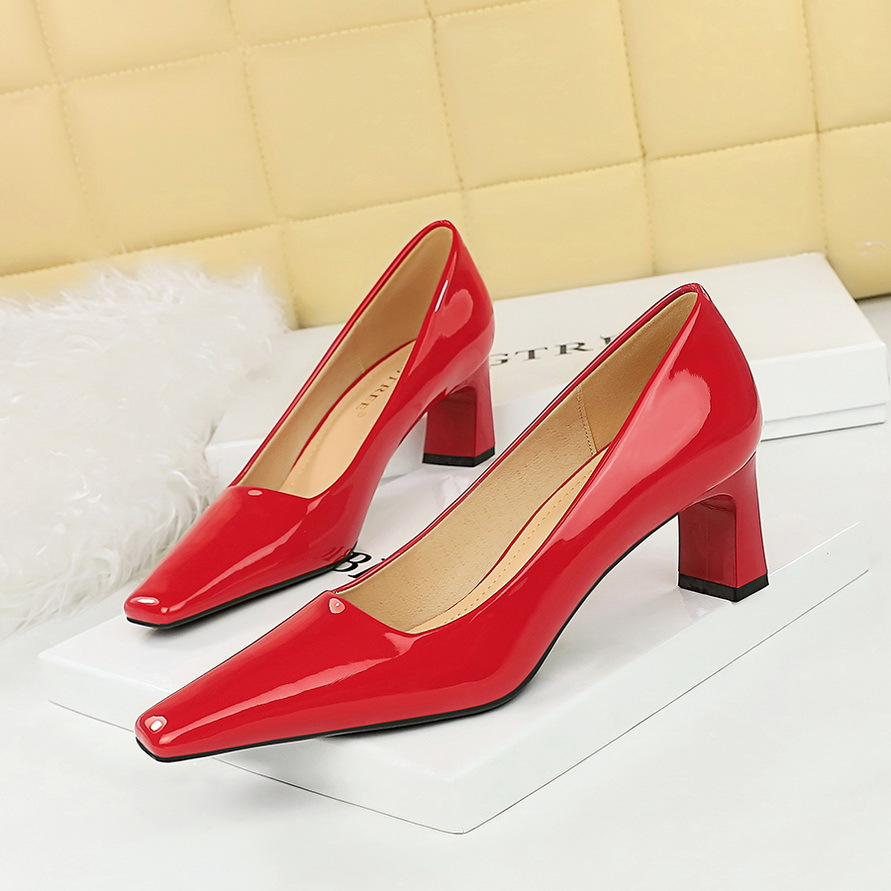6186-1 Style Fashion Simple High Heels, Thick Heels, Shallow Mouth Square Toe, Glossy Lacquer Leather, Versatile Women's Commuter Shoes, Single Shoe