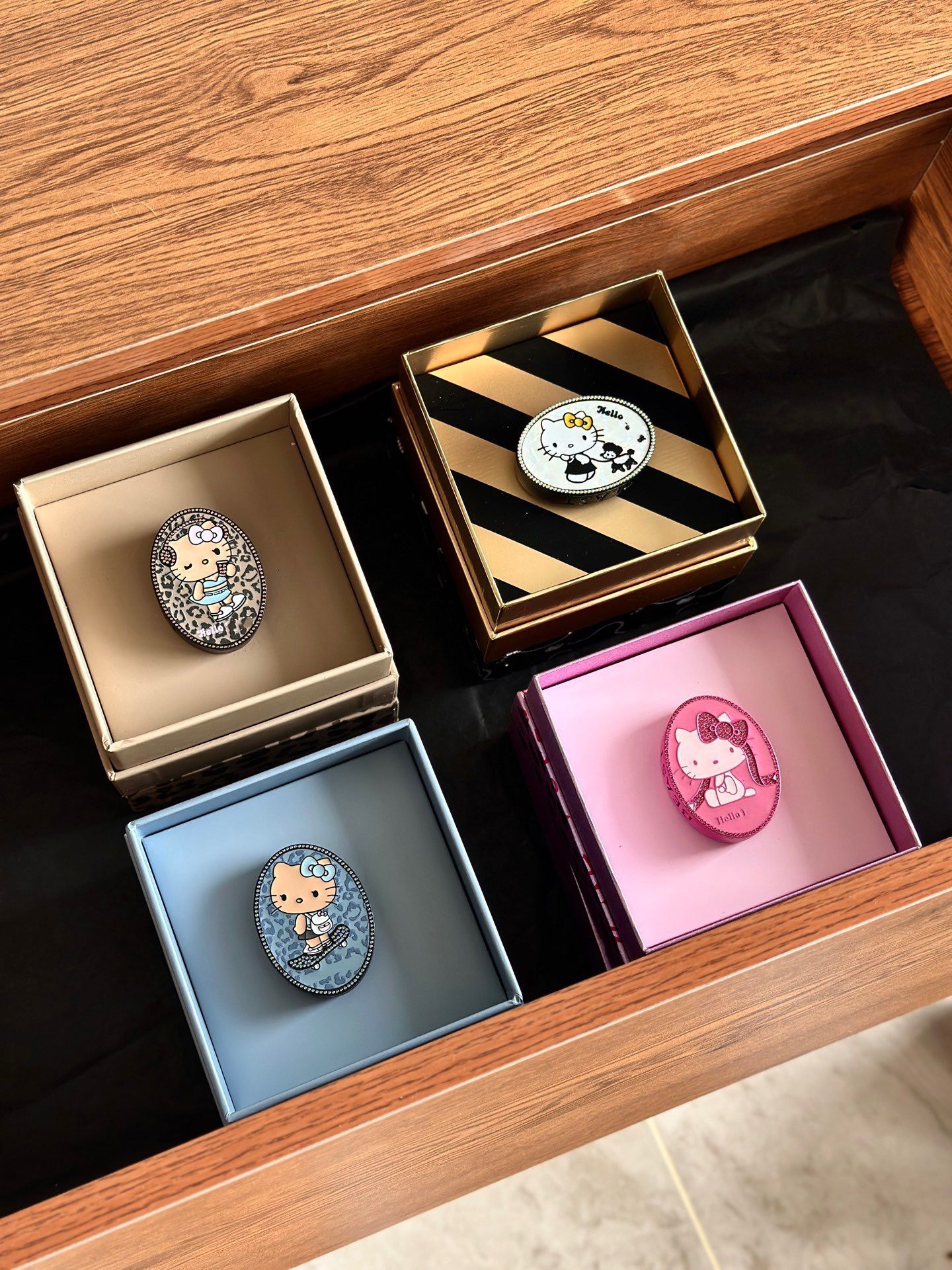 Hello Kitty Beast Pai Collaboration Car Interior Fragrance Birthday Gift Car Air Vent Fragrance