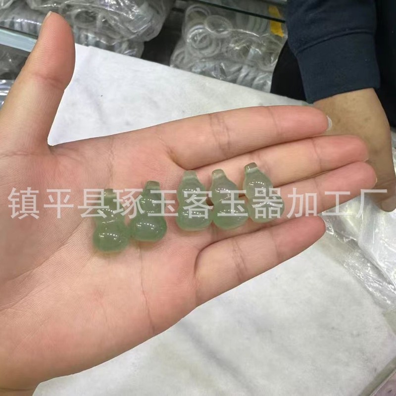 アイスカルセドニーオイル シアン如意ペンダント オイルグリーン半山水瑪瑙仏陀の葉 平安バックルペンダント|undefined