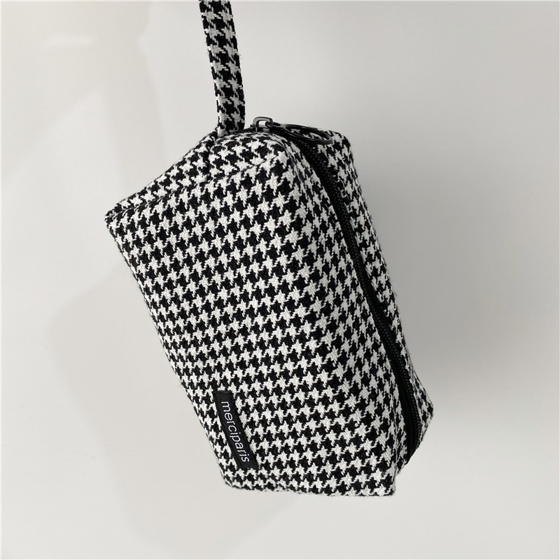 19171 Korean-style woolen checkered artistic pen case, ins Japanese-style storage and organization bag, canvas cosmetic bag, stationery bag undefined