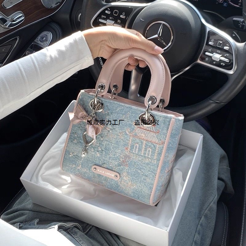 小众高颜值撞色国风戴妃包女2025新款秋冬流行刺绣手提包礼物包邮