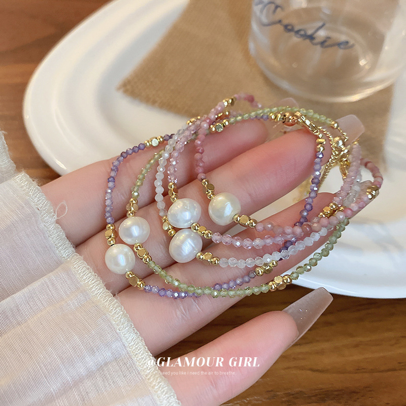 Fashionable beaded bracelet from pearl