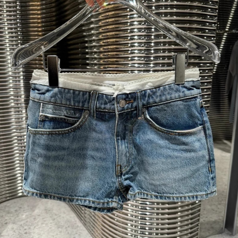 2025 Autumn New Style King's Slim Fit High Waist Mini Lace Trim Patchwork Straight Denim Shorts for Women 2025 Autumn New Style King's Slim Fit High Waist Mini Lace Trim Patchwork Straight Denim Shorts for Women