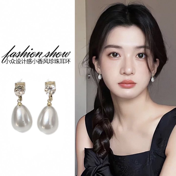 2025 nuevo estilo flor borla sin agujeros para las orejas placa de incienso para mosquitos pinzas para las orejas para las mujeres, pendientes de lujo ligero de alta calidad, pinzas para las orejas indoloras