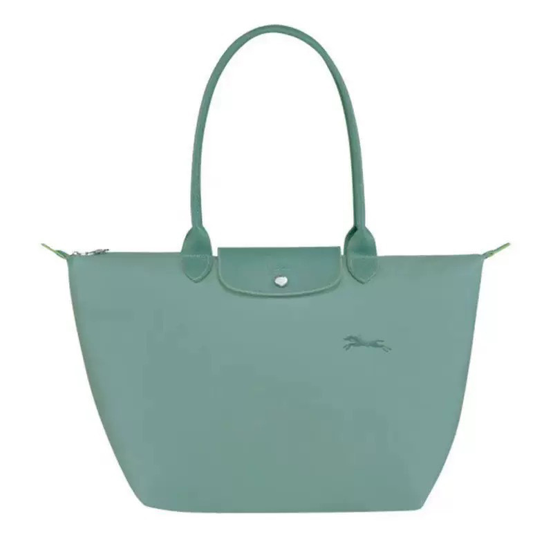 Environmentally friendly lake blue