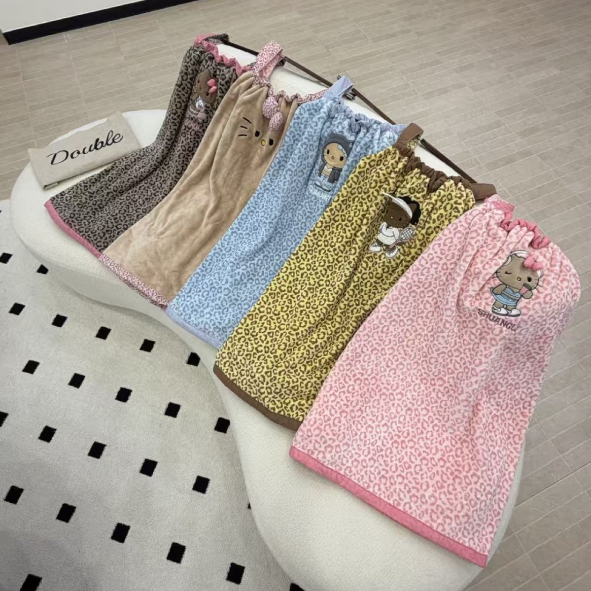 Shuangli Genuine Leopard Print Kt Series Coral Velvet Dry Hair Cap Bath Skirt Tube Top Bath Towel Wearable Embroidered Dry Hair Towel Soft