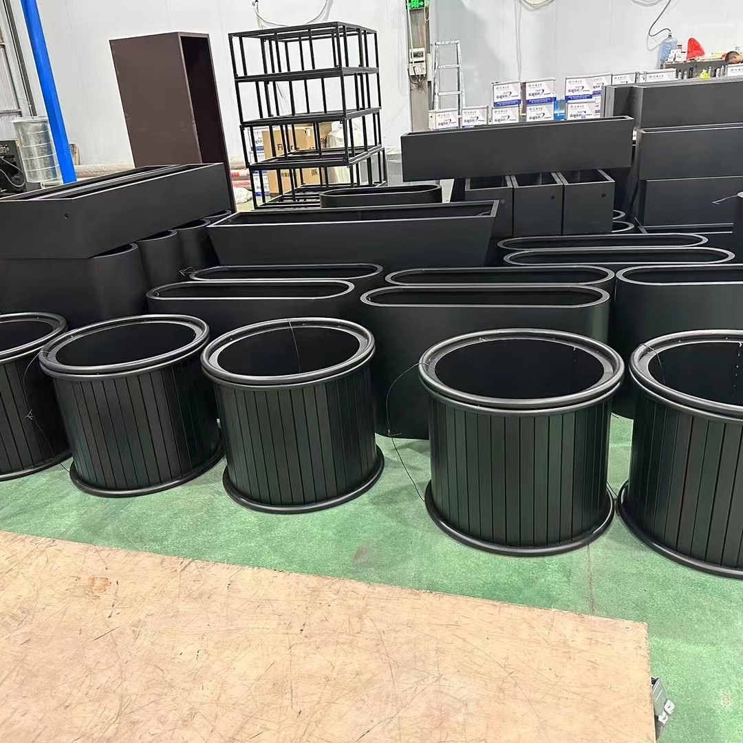 Caja de flores de balcón combinación de maceta de acero inoxidable terraza caja de plantación de tarjetas de escalones barandilla diseño gratuito caja de flores exclusiva