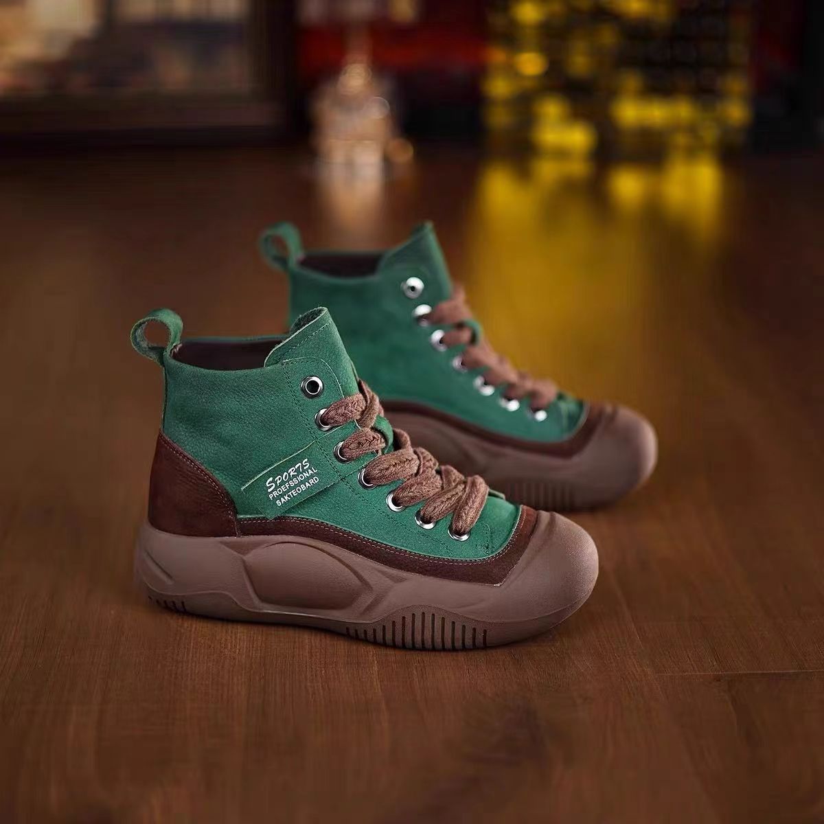 Zapatos de mujer retro de alto nivel, botas cortas para mujeres, otoño y invierno, 2024 nuevo estilo de botas de mujer con suela suave, moda de botas Martin.