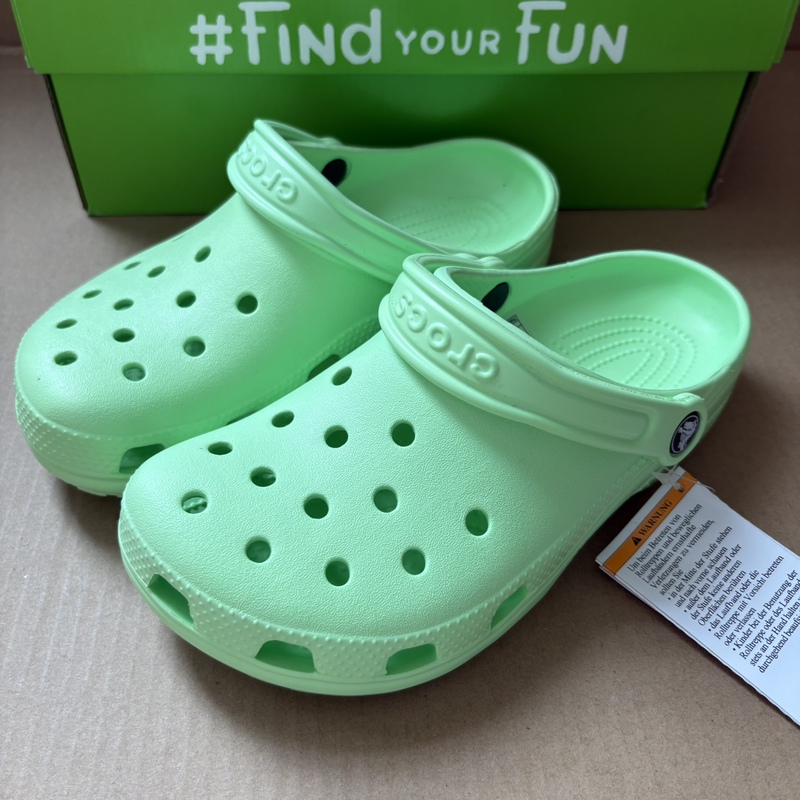 New Trendy Star-Style Clogs, Fashionable and Comfortable Soft-Soled Shoes for Men and Women, Outdoor Non-Slip Breathable Sandals with Soft Soles New Trendy Star-Style Clogs, Fashionable and Comfortable Soft-Soled Shoes for Men and Women, Outdoor Non-Slip Breathable Sandals with Soft Soles