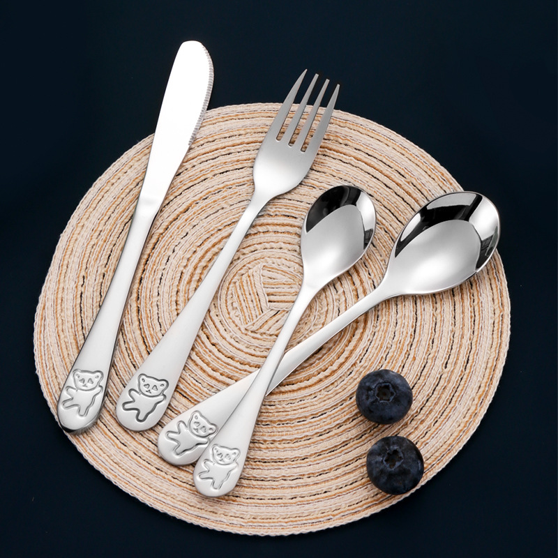 Los niños de acero inoxidable 304 cuchillo y tenedor cuchara Oso de dibujos animados comida occidental de cuatro piezas traje caja de regalo cuchara de té de jardín de infantes