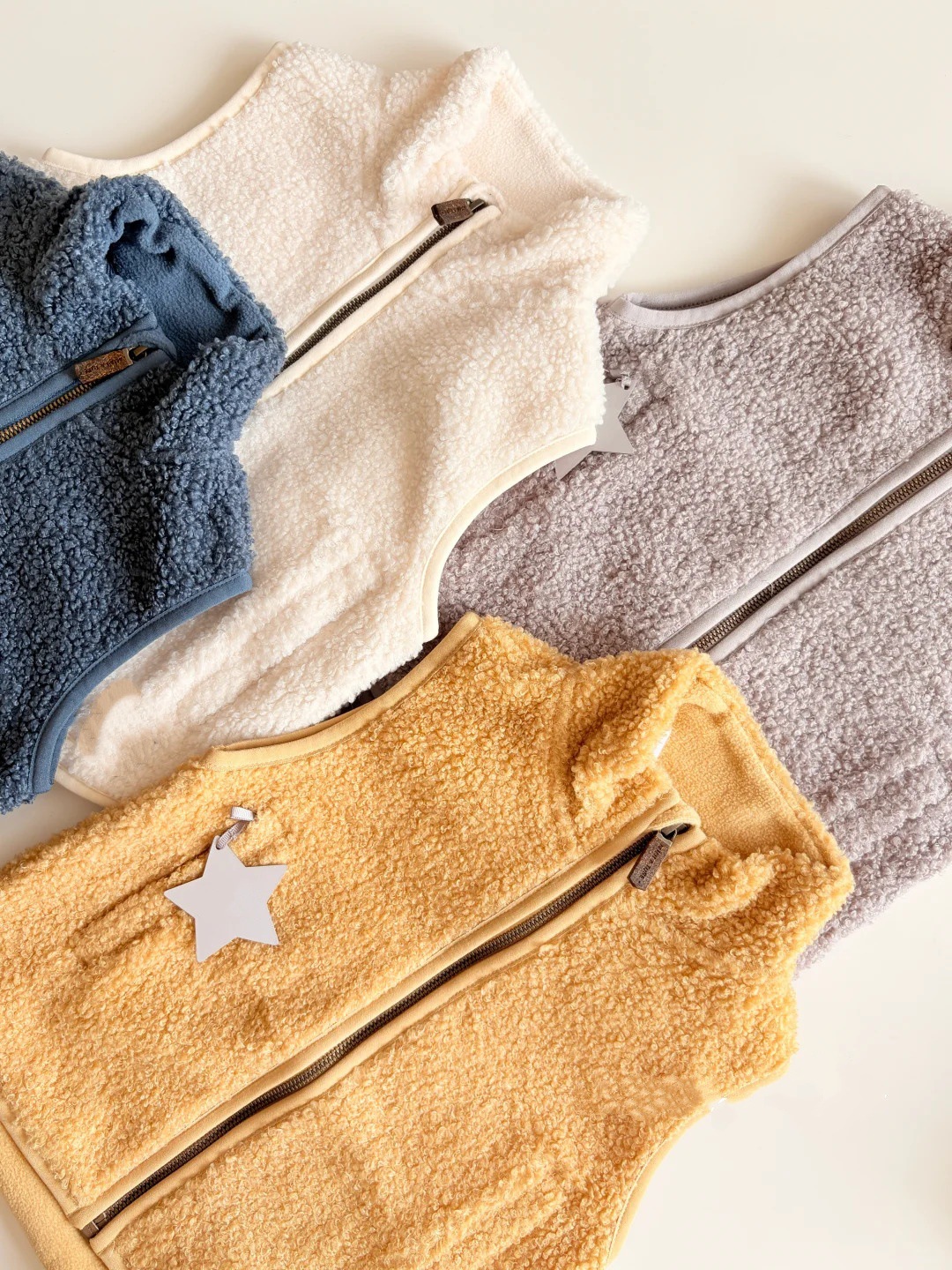 2026 otoño y invierno nuevo chaleco de terciopelo de niños chaleco de hombros sueltos de bebé chaleco de niña sin mangas