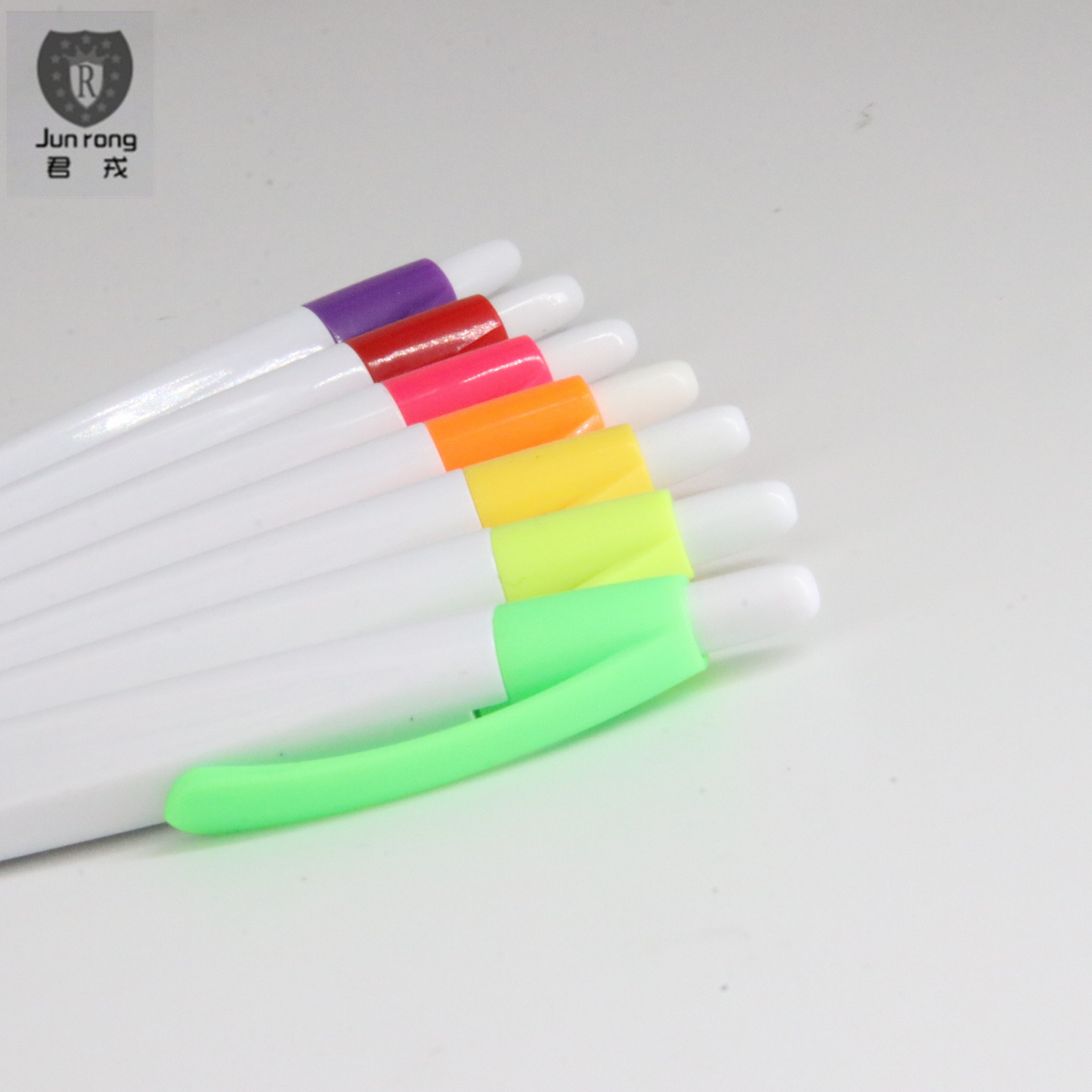 Nuevo plástico irregular Hotel pluma prensa publicidad bolígrafo multicolor opcional transfronterizo exclusivo para impresión de logotipo