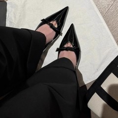 現物羊皮版 ~ 先の尖った気質の蝶結びの中で高くなります。