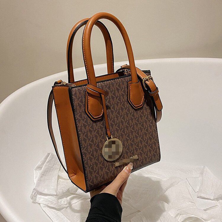 23 New Shoulder Bag Women's Spring Crossbody Women's Bag Fashion Casual Light Luxury High-end Embossed Letter Portable 23 New Shoulder Bag Women's Spring Crossbody Women's Bag Fashion Casual Light Luxury High-end Embossed Letter Portable