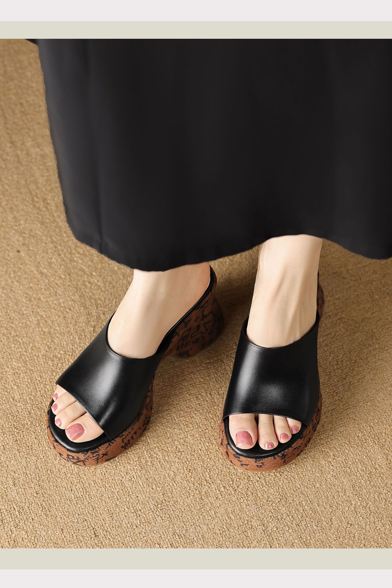 Dép sandal nữ quai chữ V đế xuồng cao phong cách Bohemian, chất liệu da thật, mũi hở, đế dày êm chân — màu đen, màu trắng ngà chi tiết 10