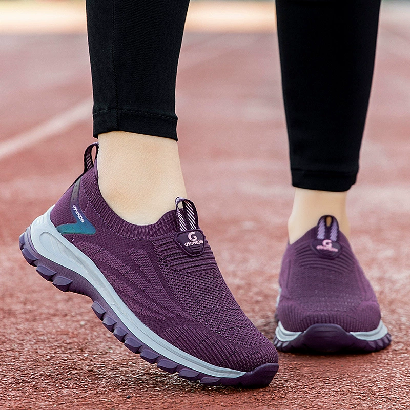 Старая пекинская тканевая обувь, материнская обувь, весна и лето, новый стиль, удобная прогулочная обувь для людей среднего и пожилого возраста, нескользящая спортивная обувь на мягкой подошве для пожилых людей.