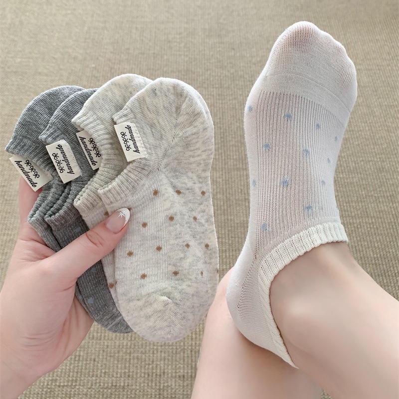 Japanese-Style Spring and Summer Fabric Label Polka Dot No-Show Socks for Women, Non-Slip Invisible Short Socks with Polka Dots