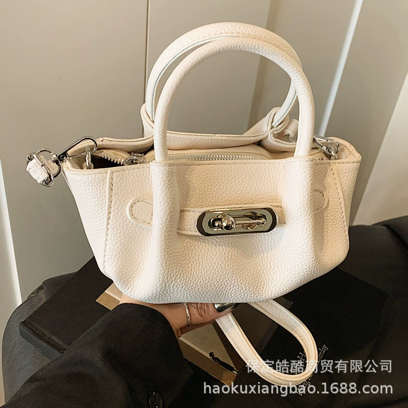 Small design trend one-shoulder bag, summer shoulder bag