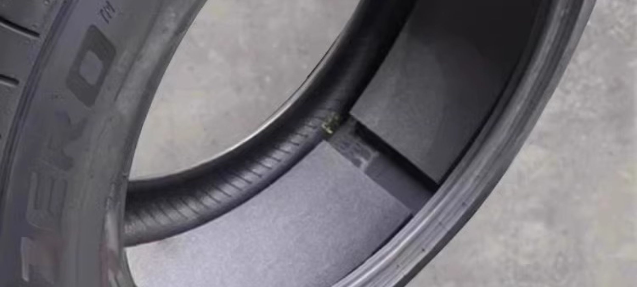 Pirelli Pz4 Explosion-Proof Tire 30/35/40/45R19/20/21/22/225/235/255/275/285