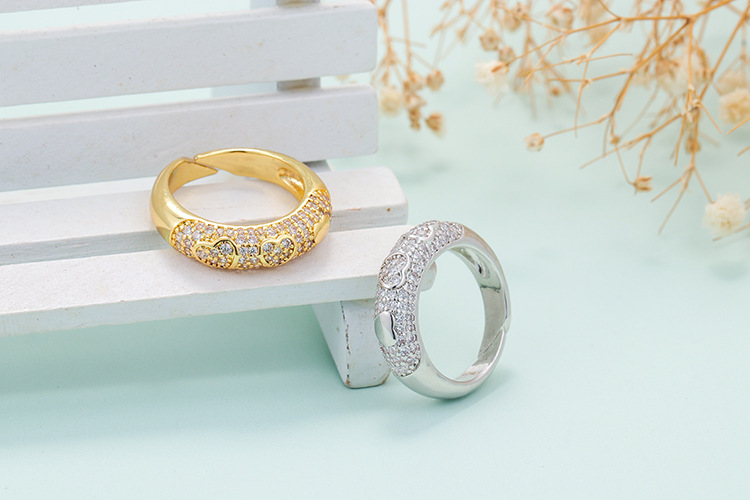 Copper Material Geometric Pattern Fashion Heart Glossy Inlaid Zircon Couple Ring