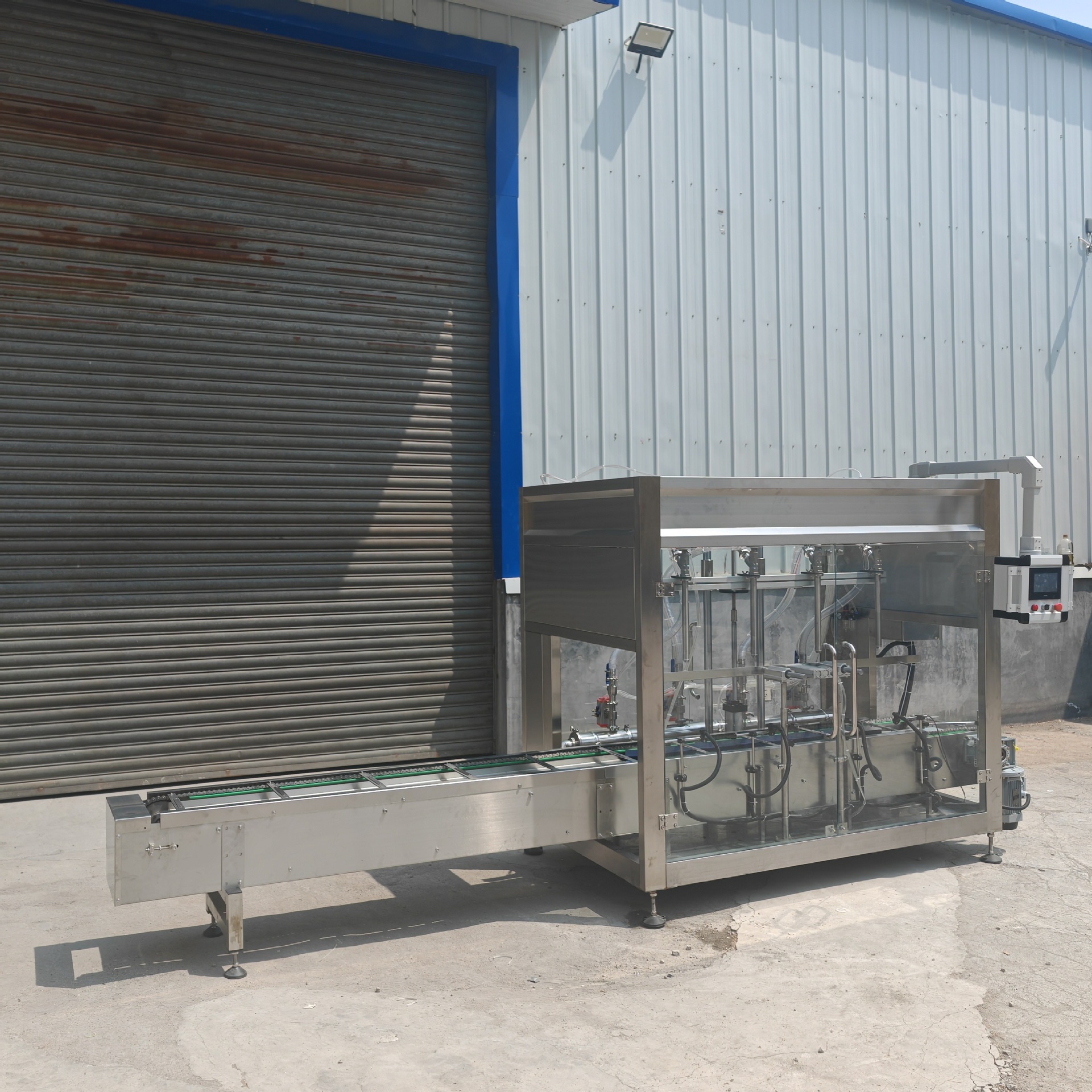 四头直线称重灌装机液体肥料洗衣液润滑油防冻液尿素液称重灌装机