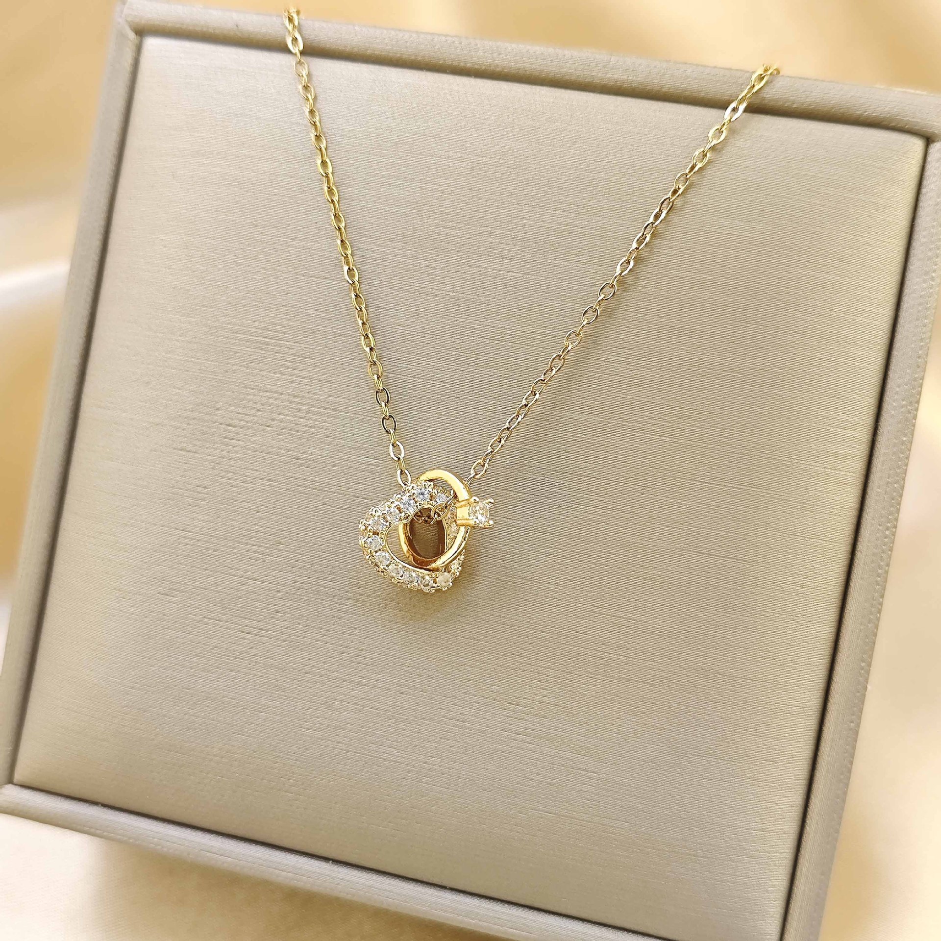 网红同款高颜值项链圆素圈镶钻满钻爱心百搭奢华轻奢可调节锁骨链