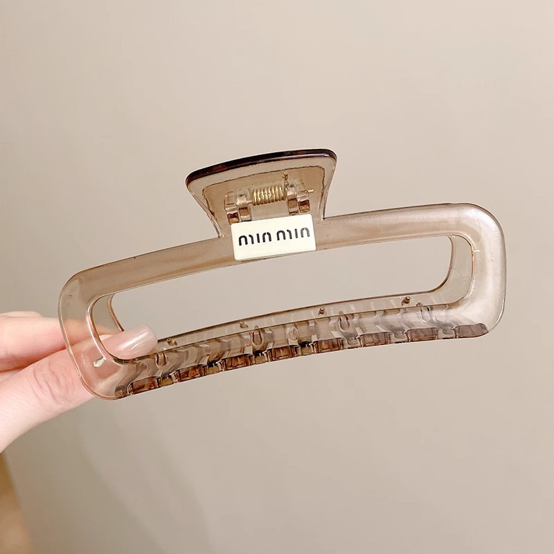 Versión coreana de letras negras, clip cuadrado grande, clip de tiburón femenino, volumen de cabello en la parte posterior de la cabeza, clip de cabello al por mayor