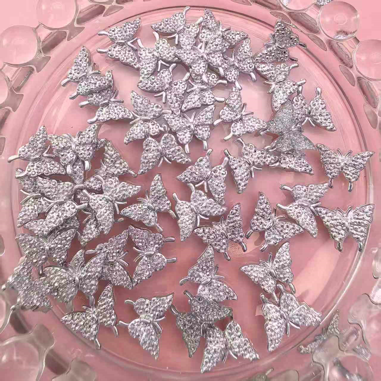 银色树脂蝴蝶美甲饰品批发_02.jpg