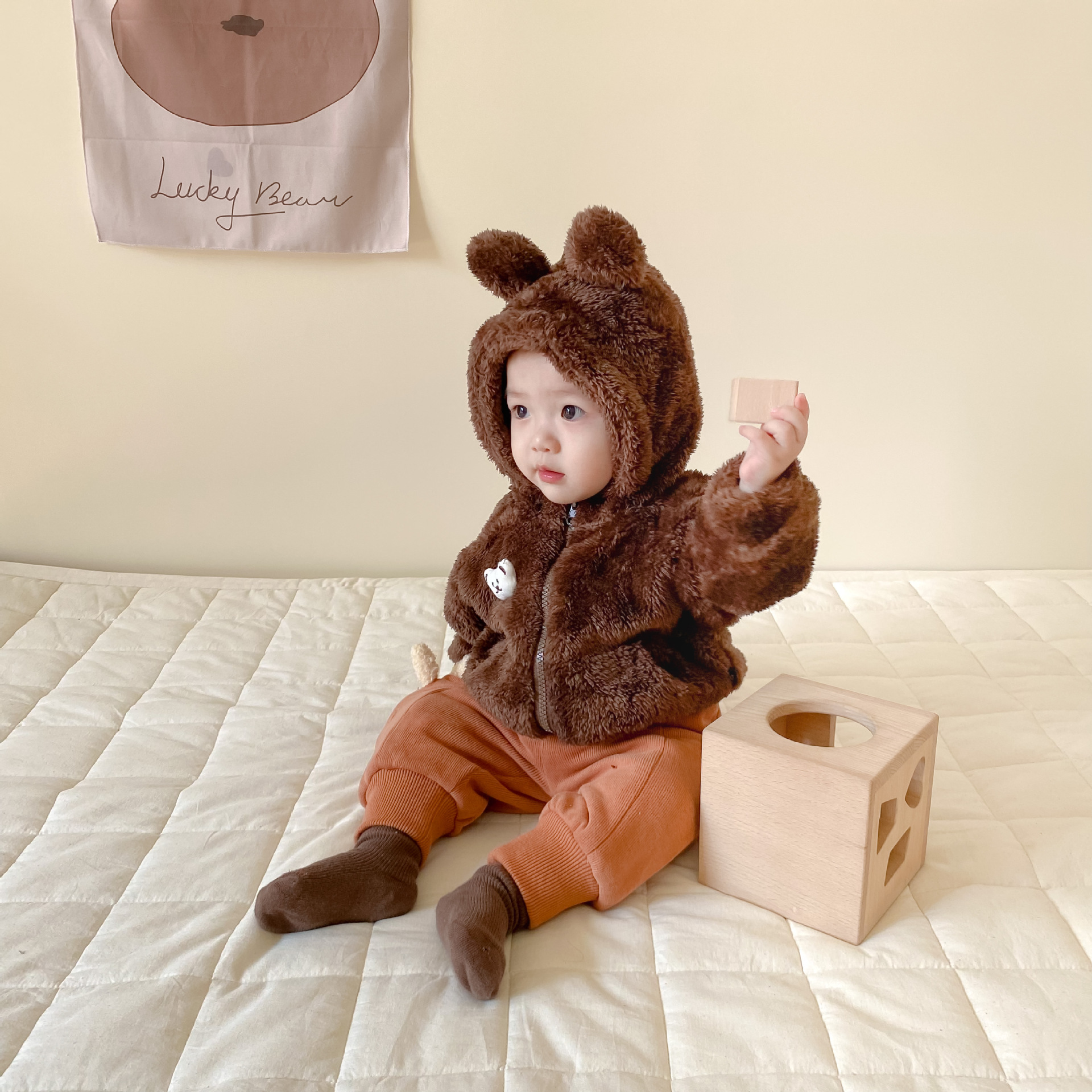 INS estilo coreano ropa para niños Otoño e Invierno niños y niñas bebé felpa engrosada abrigo bebé lindo con capucha ropa acolchada de algodón invierno cálido