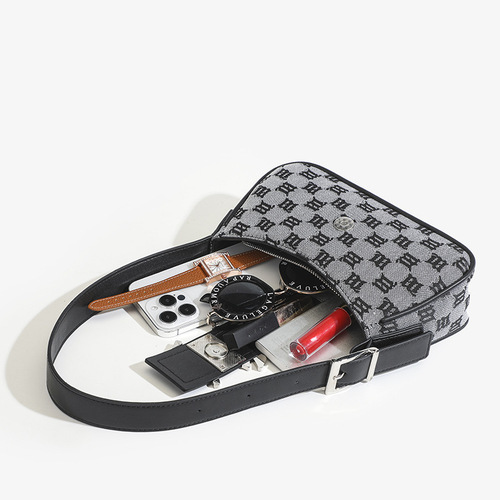 Fashionable Urban Women's Underarm Bag Summer Niche Design Retro Metal Letters Presbyopia Shoulder Handheld Women's Bag