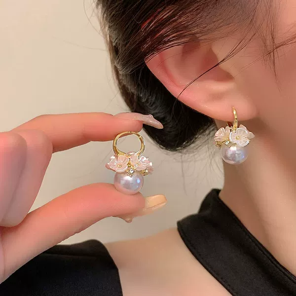 Flower Small Fragrance Pearl Earrings 2025 New Trendy Super Fairy Earrings Girls Niche High-End Elegant Earrings