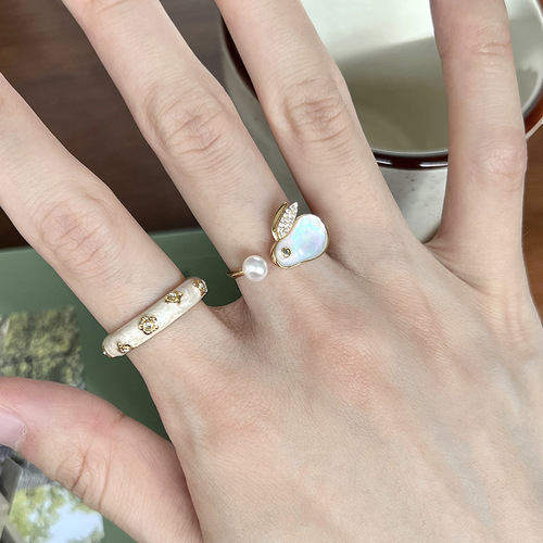Niche design bunny pearl ring female Hepburn style fashionable temperament internet celebrity versatile high-end open ring
