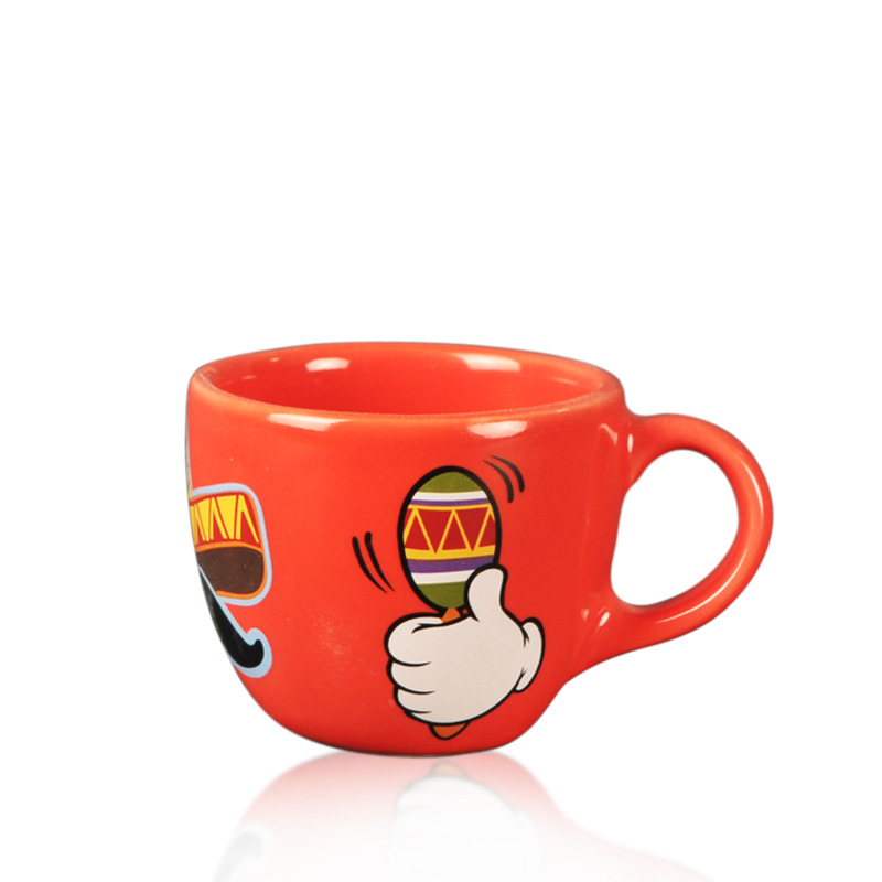 Espresso esmaltado de color personalizado juego de tazas y platillos de café de cerámica italiana con logotipo impreso taza de café capuchino de estilo europeo