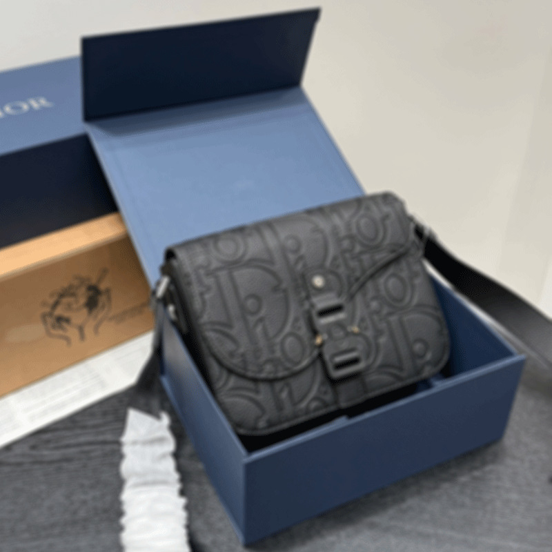 Top Layer Cowhide Canvas Men's Messenger Bag Embroidered Old Flower Black Crossbody Bag Versatile Fashionable Genuine Leather