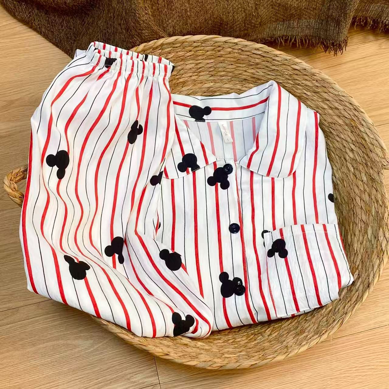 Al por mayor transfronterizo explosión con cojín de pecho primavera y otoño dulce nubes algodón pantalones de manga larga pijamas de niñas estudiantes set de ropa para el hogar