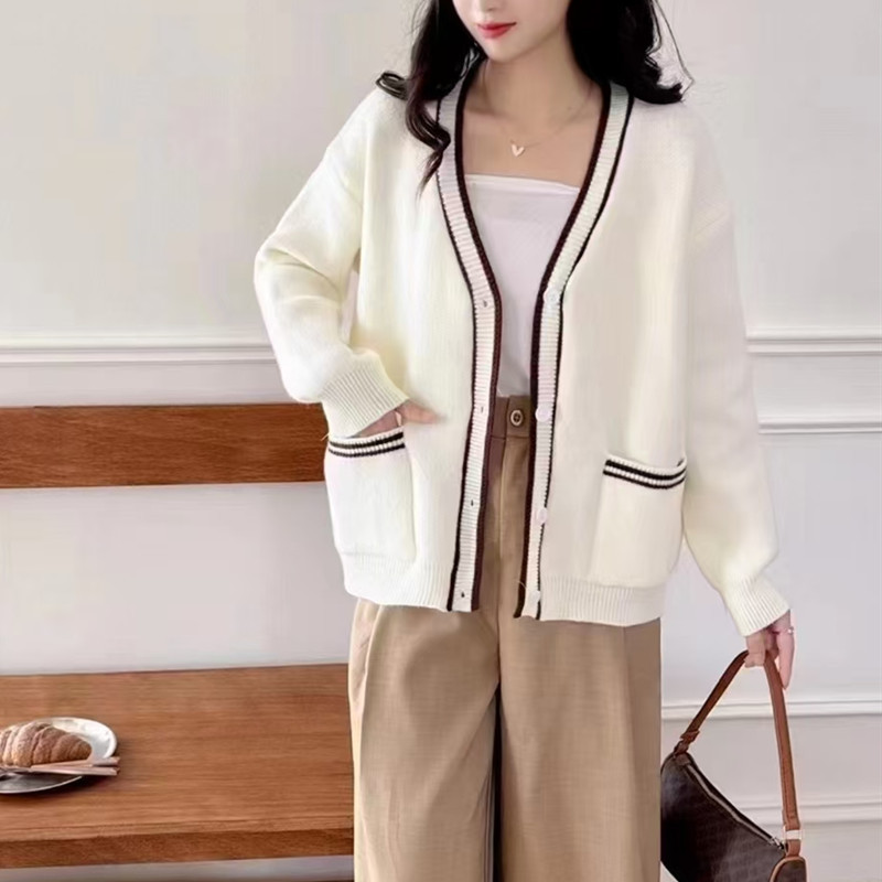 Corea del Sur otoño 2025 nuevo cardigan de punto mujeres perezoso viento de cuello en V manga larga variedad pequeño suéter de viento fragante abrigo image 5