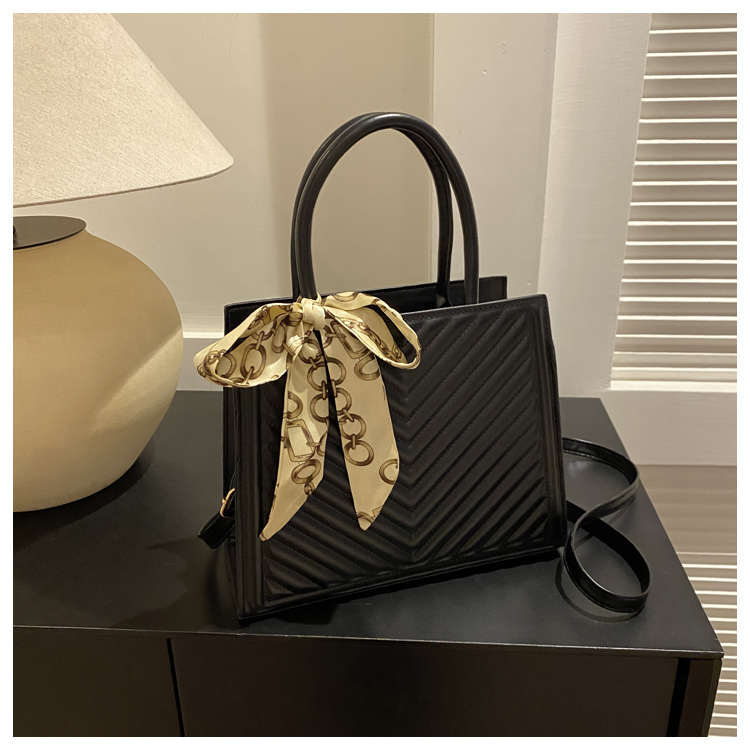 Estilo coreano de moda simple bolso de las mujeres de alta textura de invierno Nuevo diseño nicho bolso de gran capacidad bolsa de mensajero