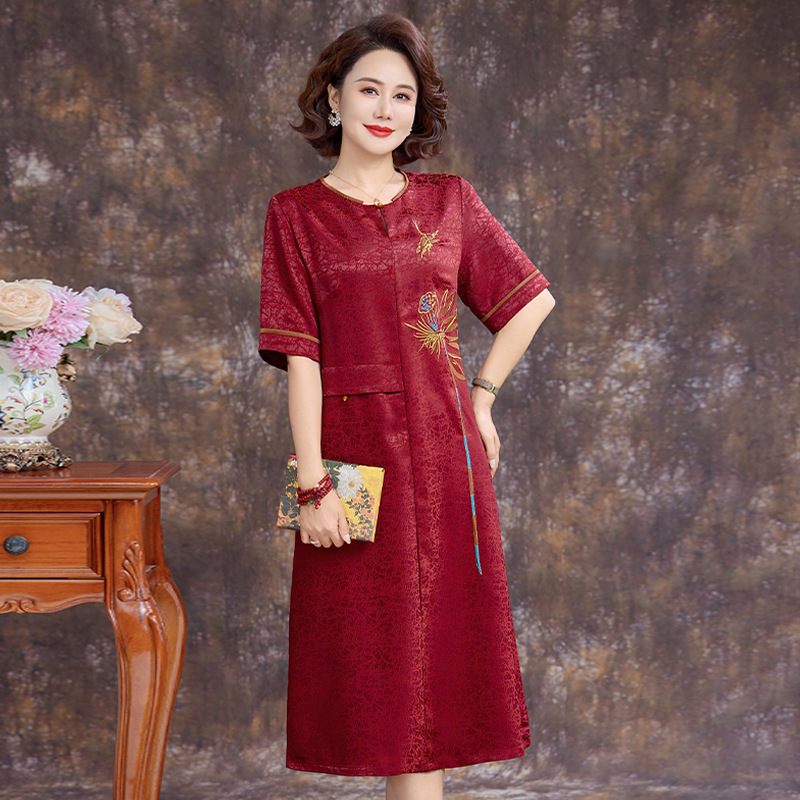2026 Summer Dress for Mothers, New Chinese-Style Improved Qipao, New Model for Middle-Aged and Elderly, National Style Short-Sleeve Versatile Dress 2026 Summer Dress for Mothers, New Chinese-Style Improved Qipao, New Model for Middle-Aged and Elderly, National Style Short-Sleeve Versatile Dress