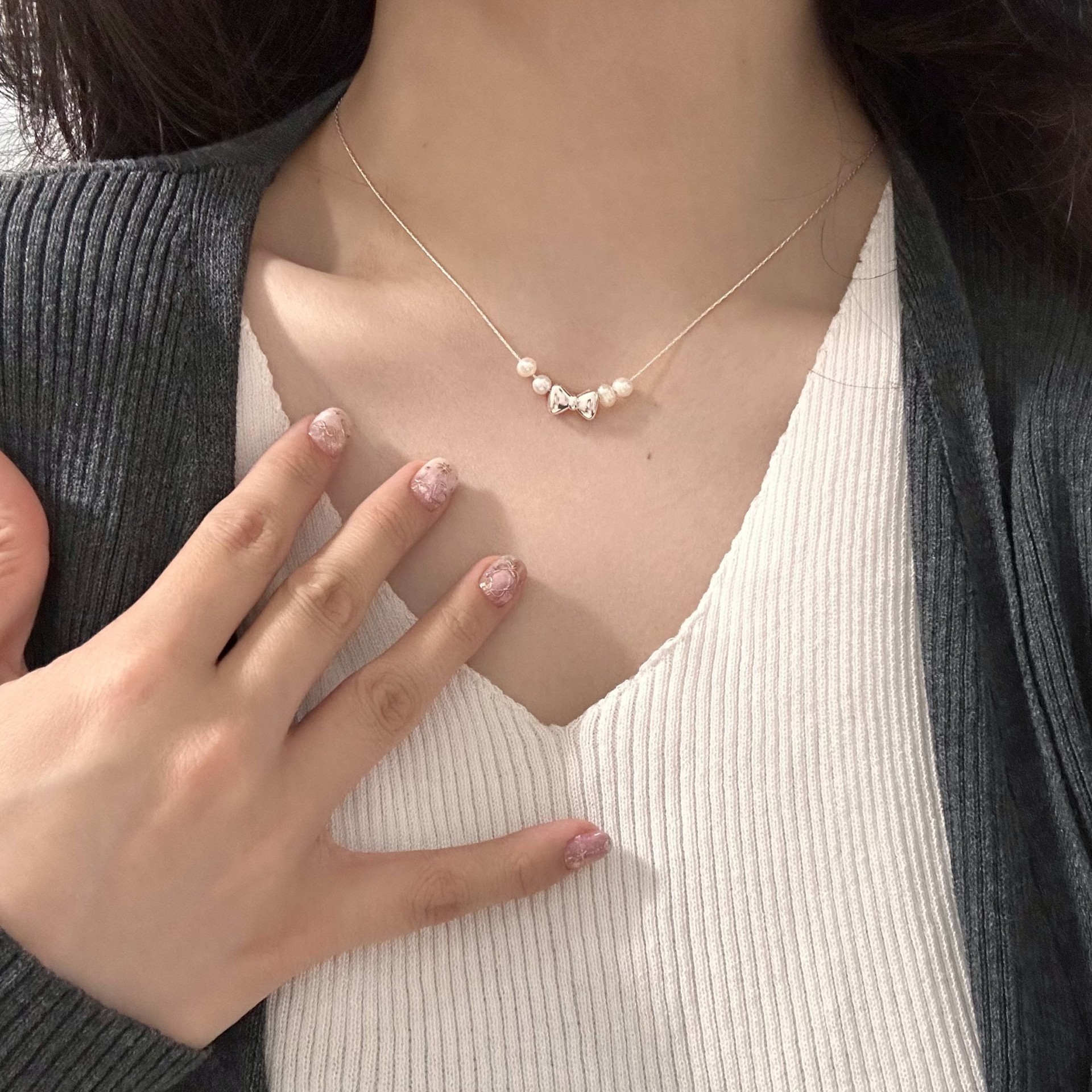 Brand cute sophisticated necklace from pearl with bow